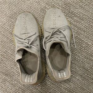 Yeezy Sneakers